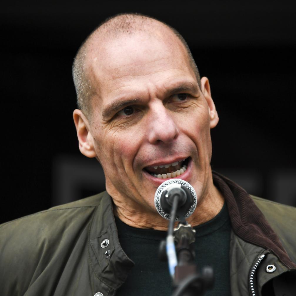 &laquo;Quando ero giovane provai un&rsquo;ecstasy&raquo;. Yannis Varoufakis rinviato a giudizio