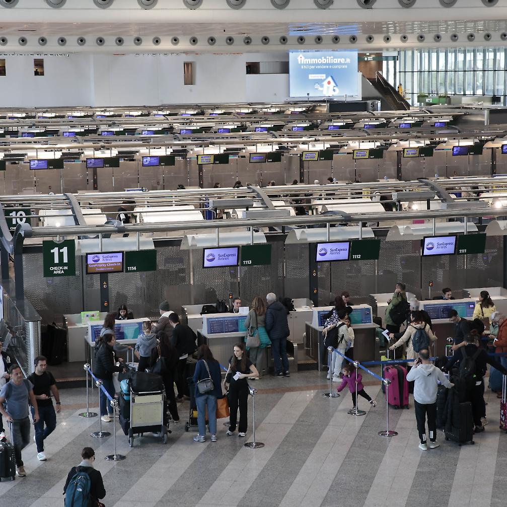 Aerei a terra: l'allarme sui voli europei