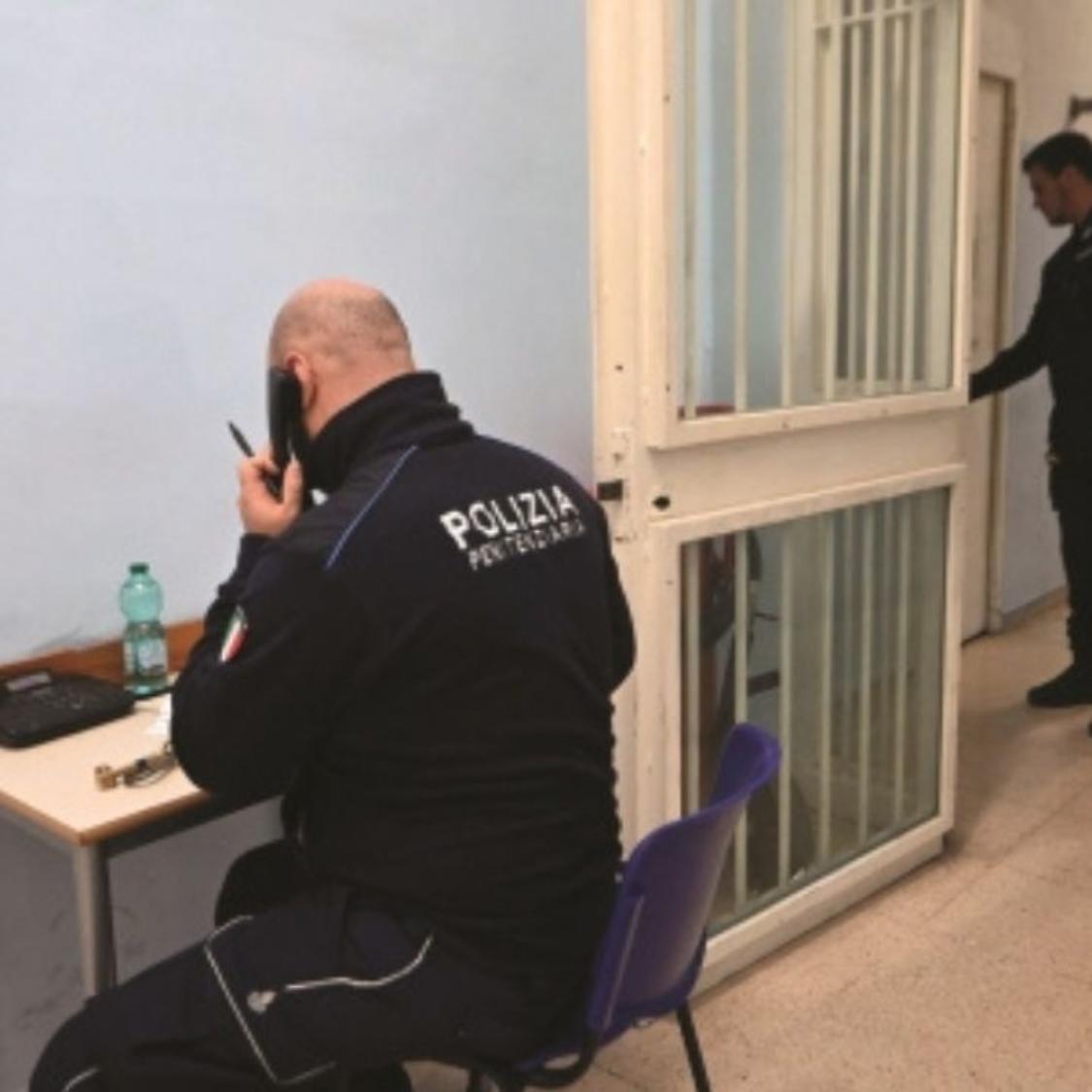 Non c&rsquo;&egrave; soltanto il sovraffollamento, anche pochi agenti