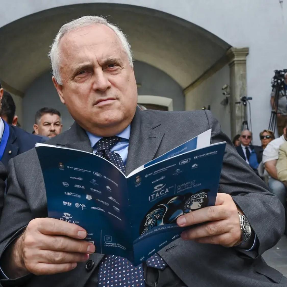 La politica nel pallone: tra azioni e simulazioni, la maggioranza rischia solo se si parla di calcio