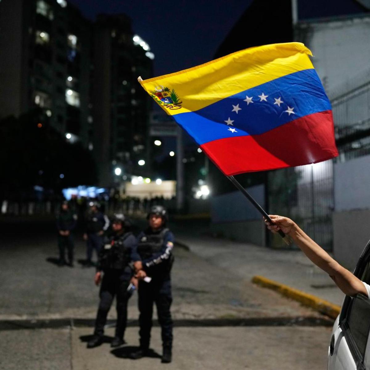 Caracas, l&rsquo;avvocato dell&rsquo;opposizione Perkins Rocha ritorna in libert&agrave;