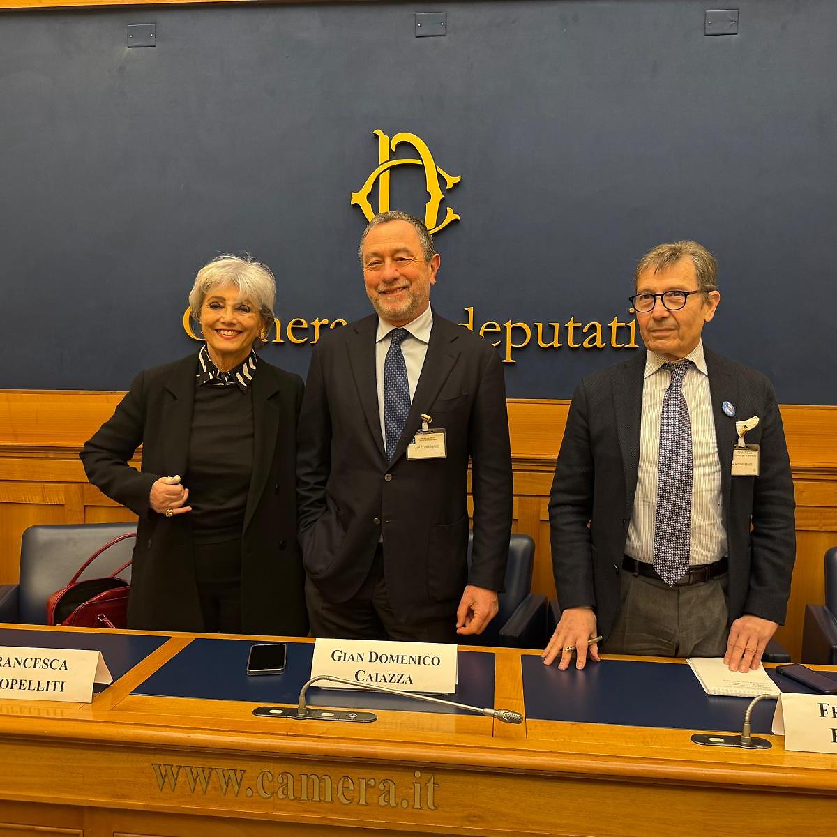 &laquo;&Egrave; arrivato il tempo di sporcarsi le mani&raquo;. Ecco la maratona oratoria per il S&igrave;