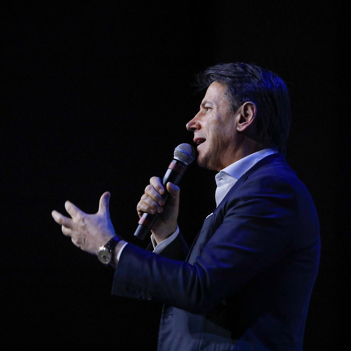 Il ritorno in grande stile di Conte. Obiettivo: palazzo Chigi