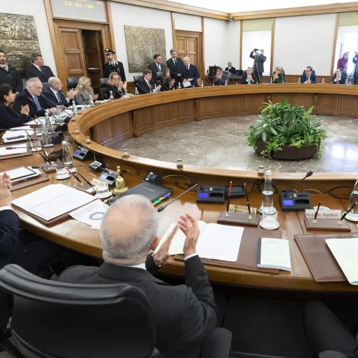 Numeri disciplinari del Csm, Costa accusa: &laquo;Dati gonfiati&raquo;. Fontana replica sui criteri statistici