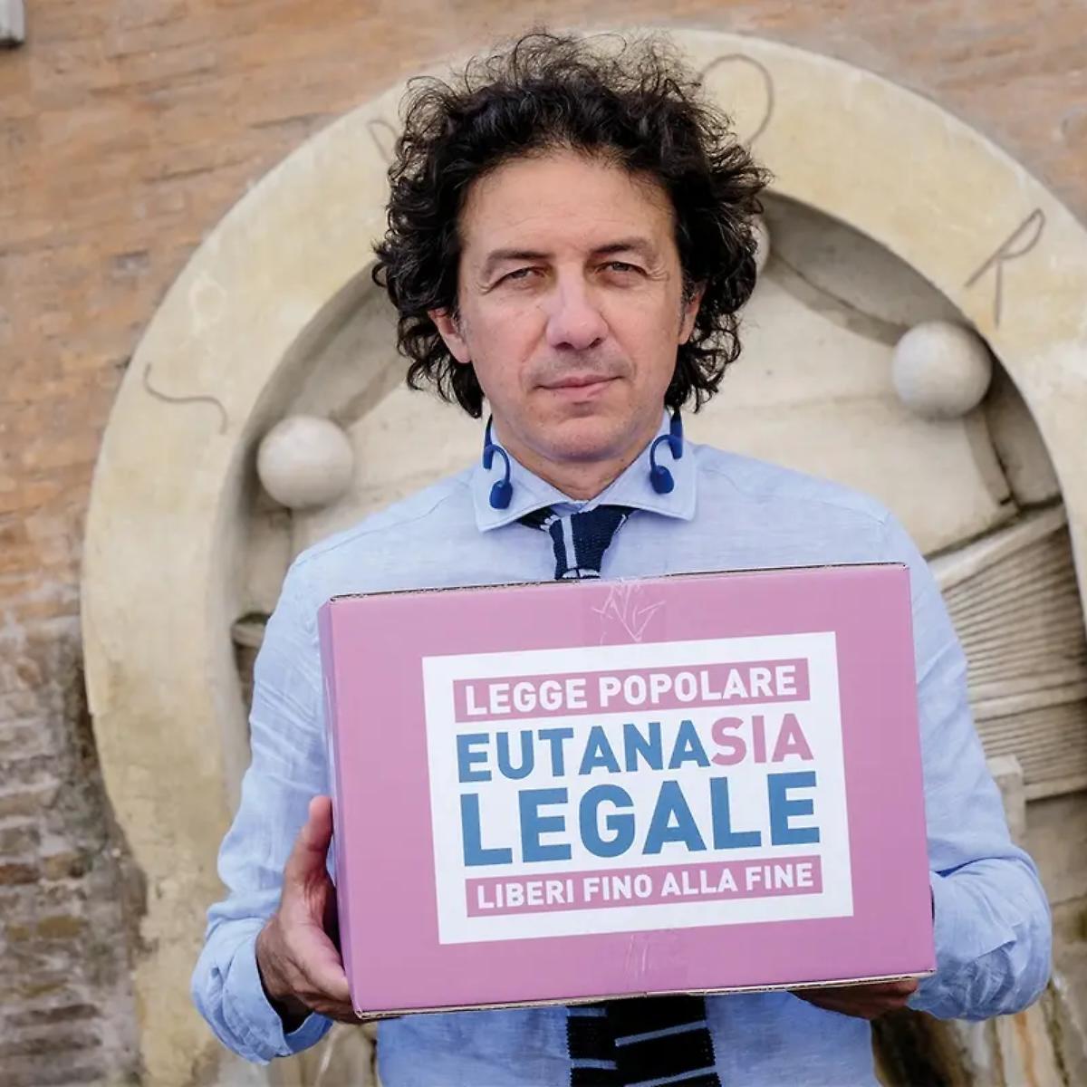 Fine vita, dieci anni di disobbedienza civile: lo Stato ancora in ritardo