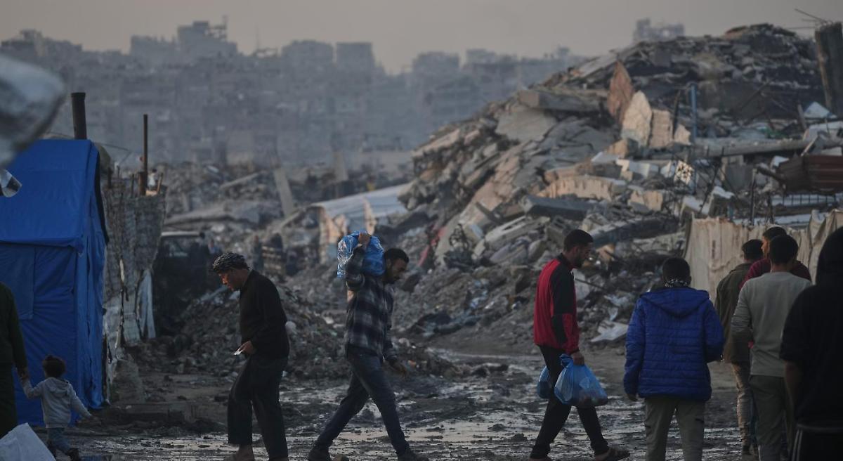 Gaza, nuovi raid israeliani: almeno 12 morti nonostante la tregua