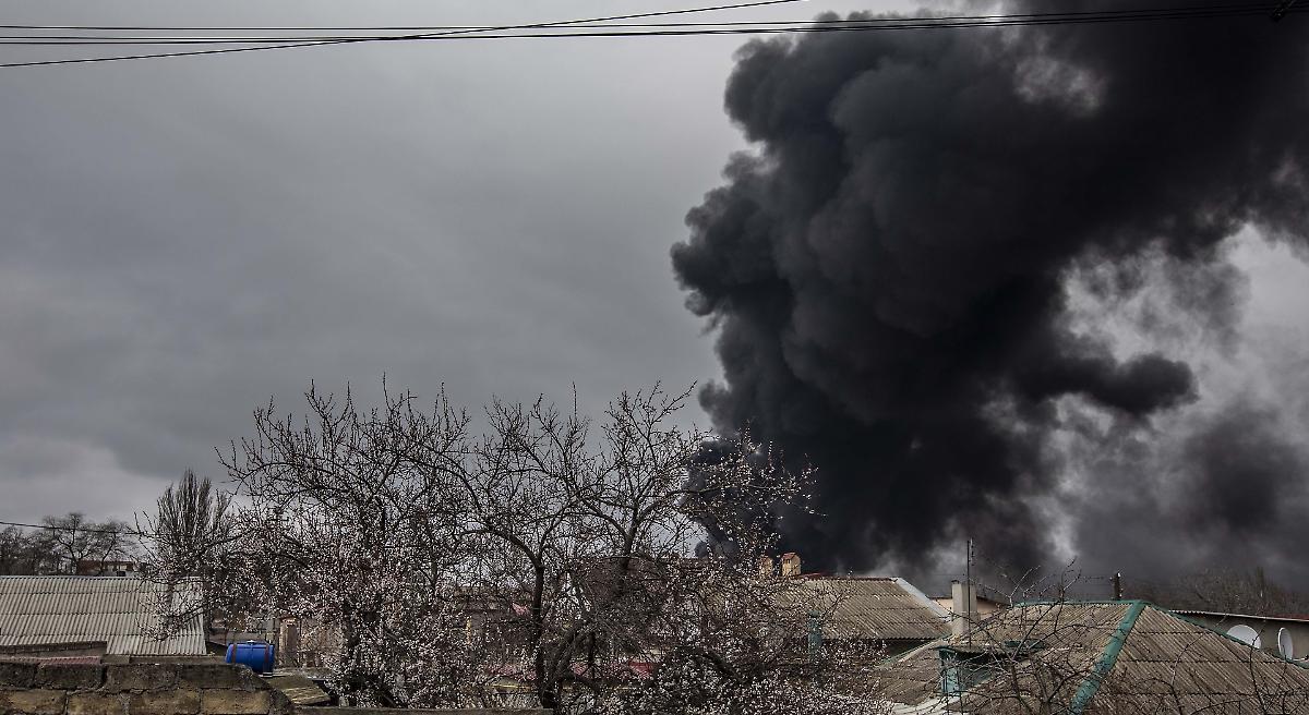 Odessa sotto attacco, droni russi colpiscono la citt&agrave;: almeno 22 feriti