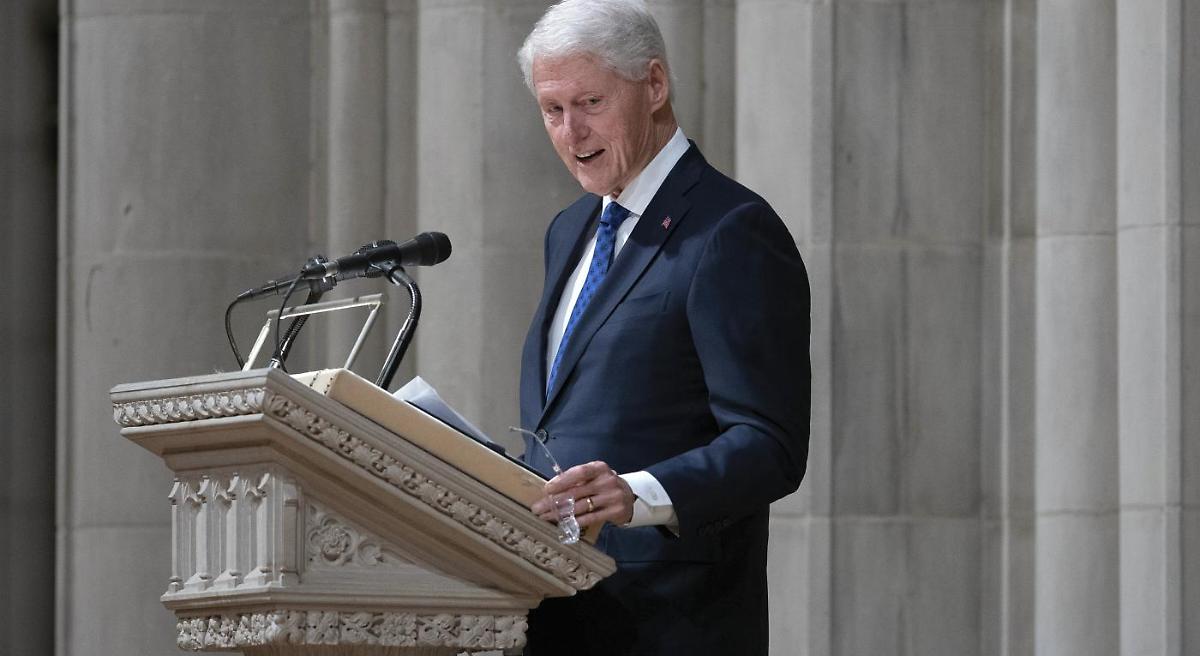 Caso Epstein, Bill Clinton al Congresso: &laquo;Non sapevo cosa facesse&raquo;