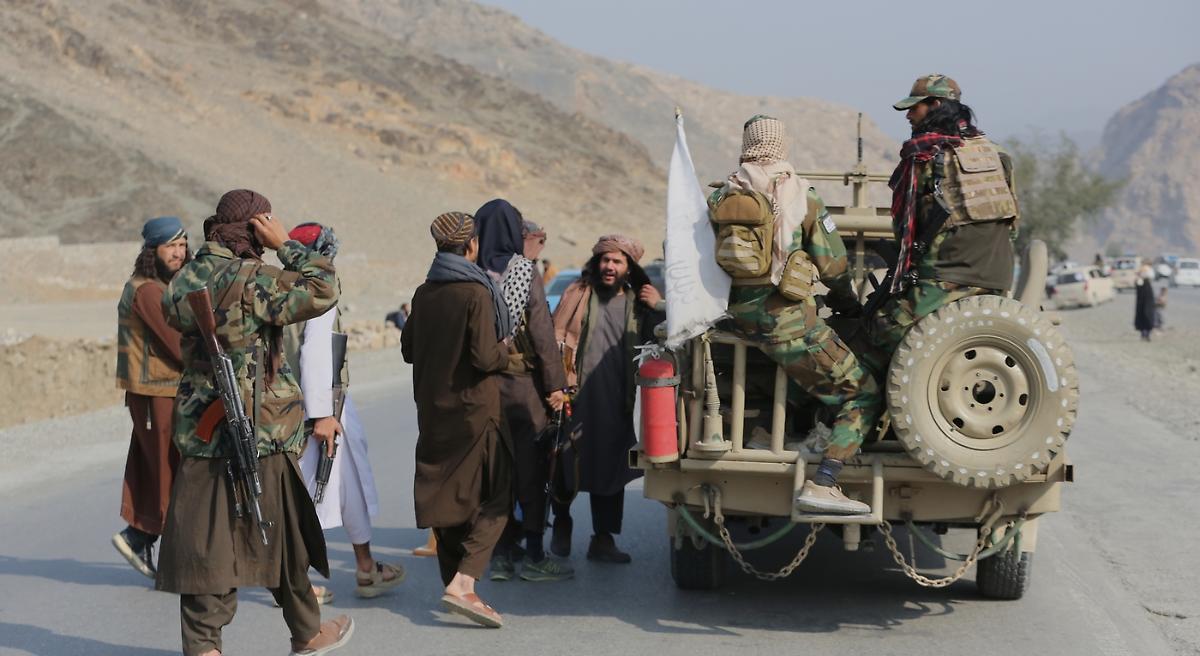 Pakistan bombarda Kabul e Kandahar: &laquo;Guerra aperta&raquo; ai Talebani