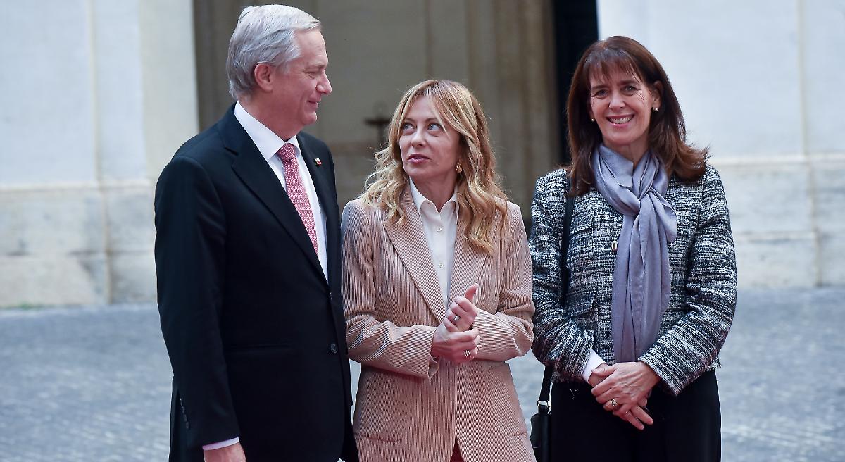 Kast giura da presidente del Cile e apre la stagione dell&rsquo;ultradestra