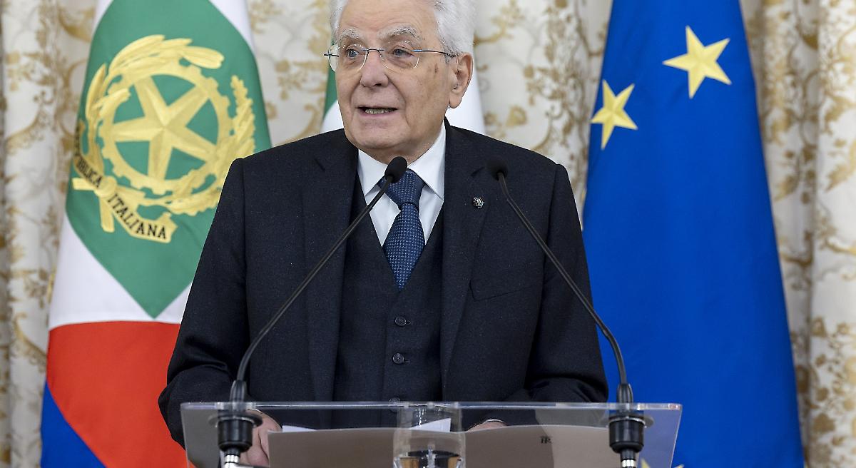 Mattarella: &laquo;I suicidi in carcere sono una sconfitta dello Stato&raquo;