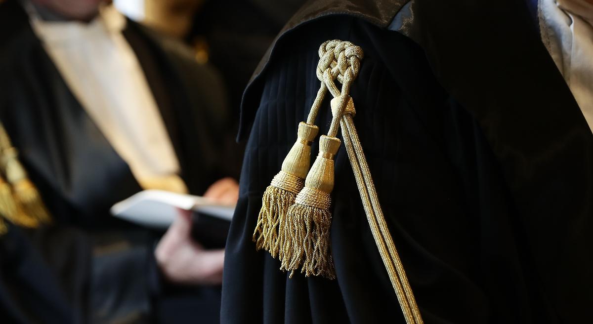 Ecco i post al veleno dei magistrati contro gli avvocati