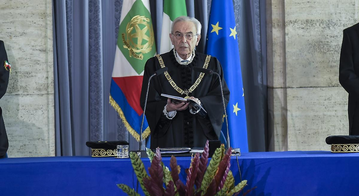 Amoroso avverte sull&rsquo;abuso d&rsquo;ufficio: &laquo;La nuova direttiva Ue pu&ograve; riportare la norma in Consulta&raquo;