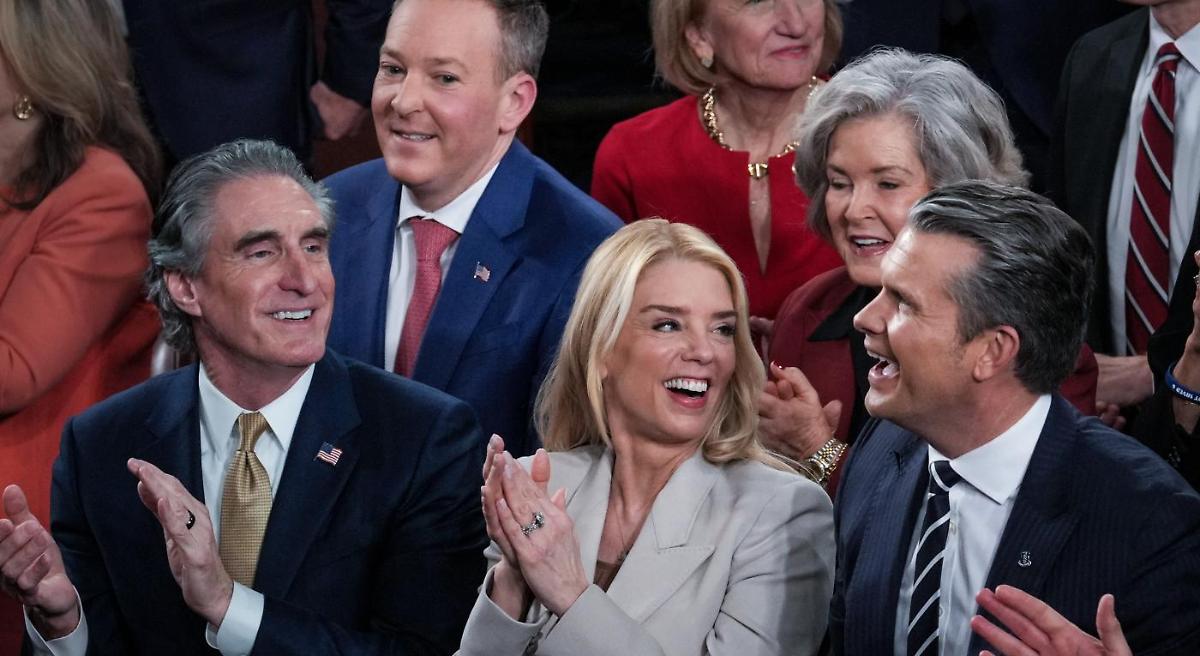 Non solo Pam Bondi. Le purghe dell'arrabbiatissimo Trump