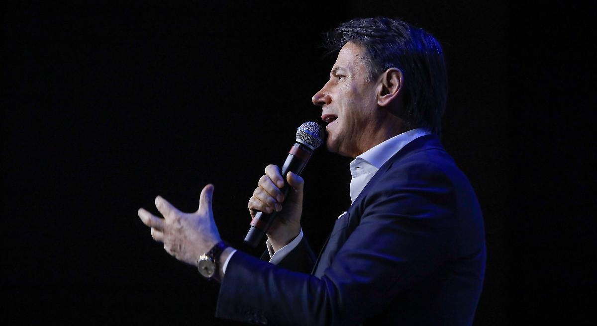 Il ritorno in grande stile di Conte. Obiettivo: palazzo Chigi