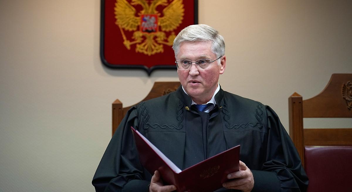 Putin sputa sulla tomba di Navalny e dichiara Memorial &laquo;fuorilegge&raquo;