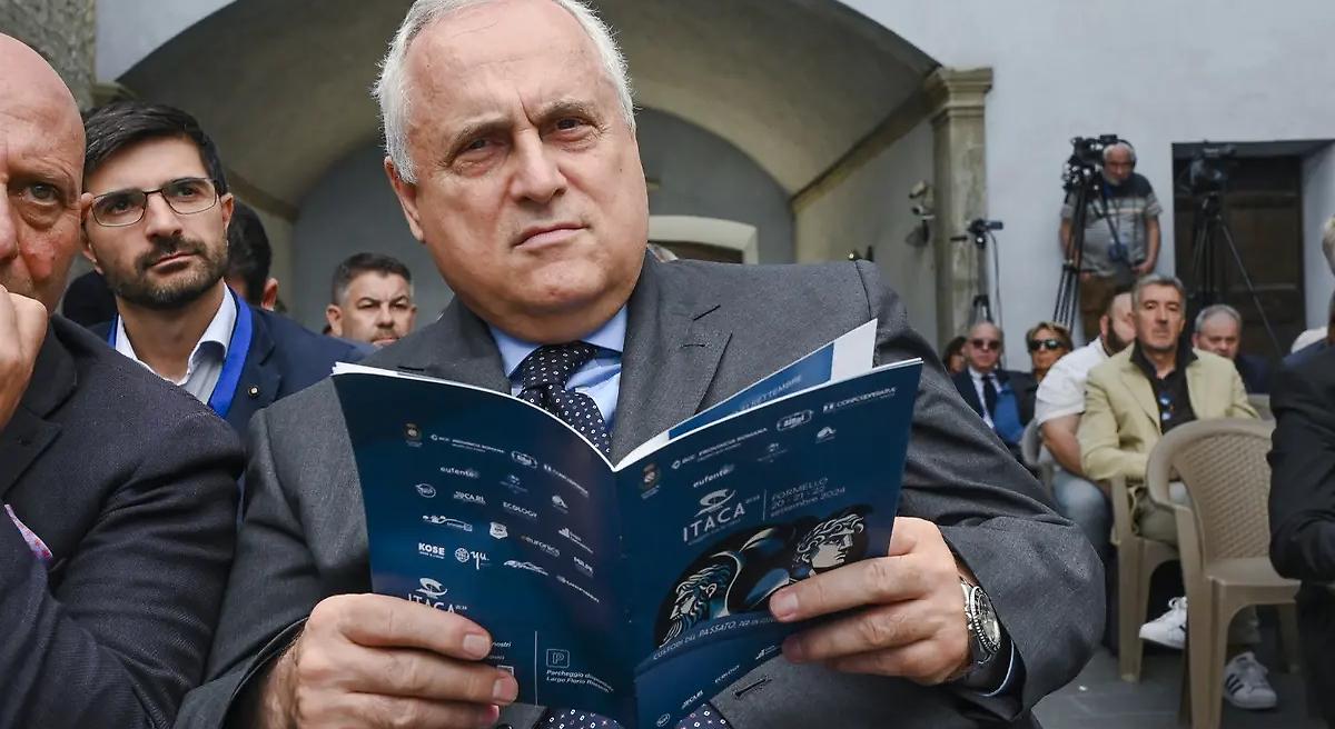 La politica nel pallone: tra azioni e simulazioni, la maggioranza rischia solo se si parla di calcio