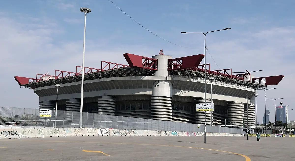 San Siro, l&rsquo;inchiesta apre due fronti tra sequestri e rischio stop