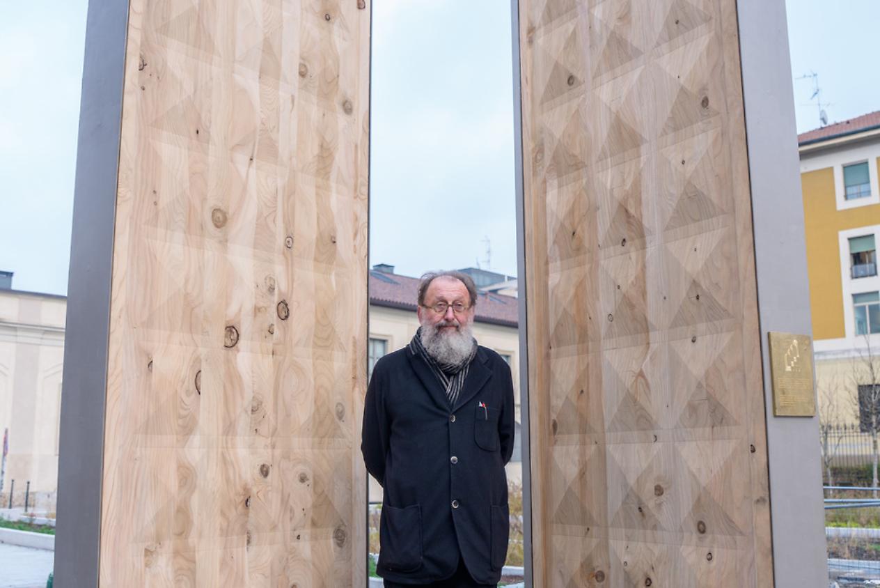 Milano, davanti al carcere di San Vittore arriva la prima Porta della speranza