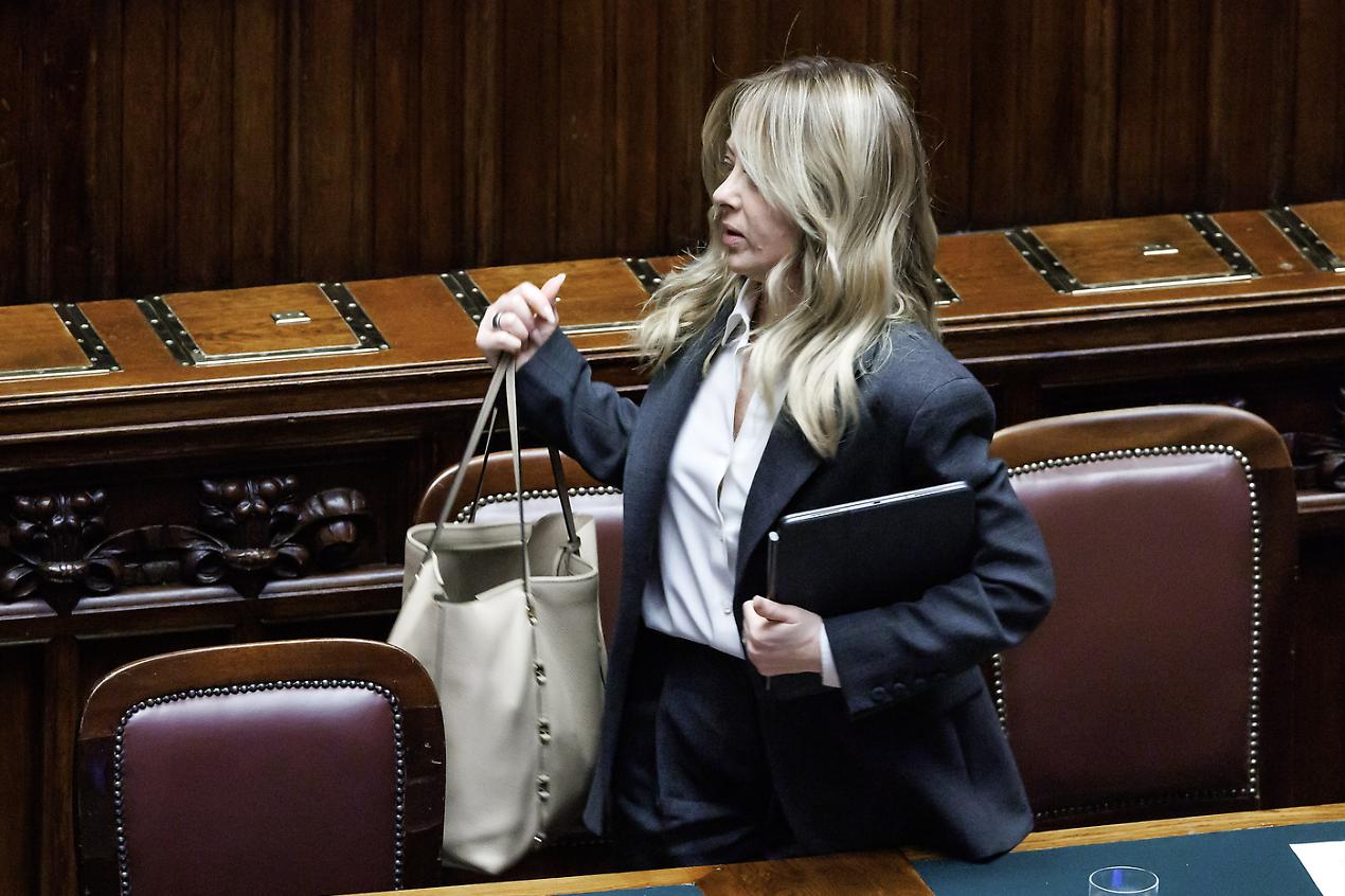 &laquo;Io non scappo&raquo;. Meloni inaugura la campagna elettorale