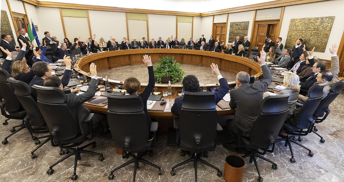 Il giusto richiamo di Mattarella contro la delegittimazione e lo scontro istituzionale