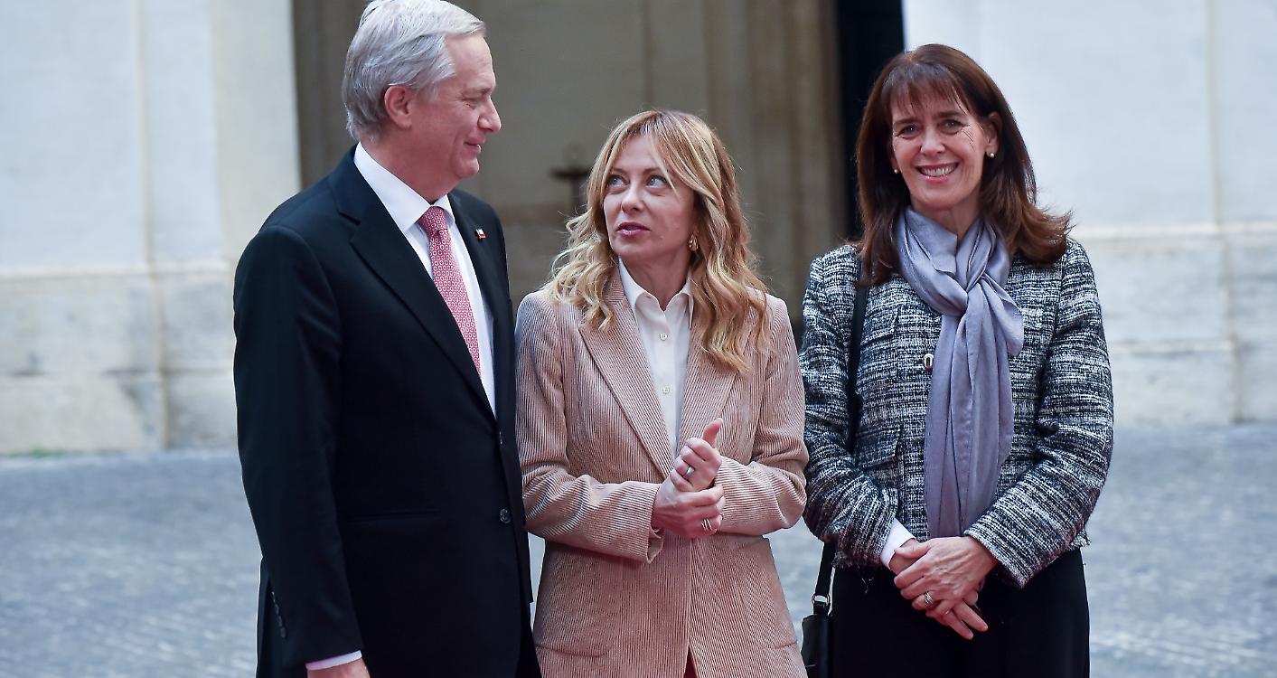 Kast giura da presidente del Cile e apre la stagione dell&rsquo;ultradestra