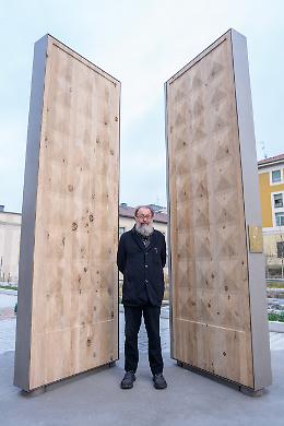 Milano, davanti al carcere di San Vittore arriva la prima Porta della speranza
