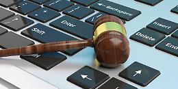 Ma perch&eacute; se io avvocato scrivo in digitale, tu magistrato mi rispondi con la stilografica?...