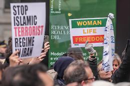 Iran, verso un'altra notte di proteste e omicidi. Manifestazione a Milano, il premio Nobel Ebadi: &laquo;Temo il massacro&raquo;