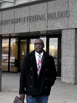 &laquo;Gli agenti dell'Ice come squadroni della morte che terrorizzano la popolazione&raquo;