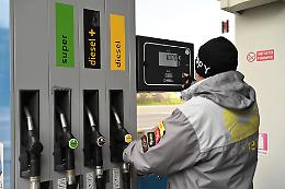 Codacons: &laquo;Attacco all&rsquo;Iran, rischio stangata su carburanti, bollette e prezzi&raquo;