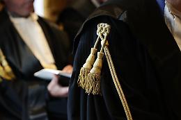 Ecco i post al veleno dei magistrati contro gli avvocati