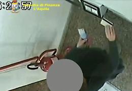 Era un "furbetto del cartellino" ma ieri si &egrave; impiccato...