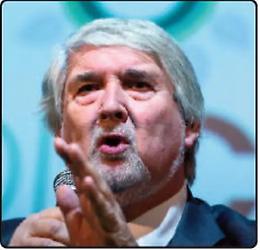 Poletti rischia la sfiducia per due frasi e per suo figlio