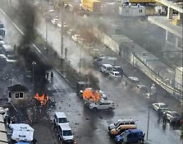 Turchia, autobomba esplode al Tribunale di Smirne. Quattro morti, tra loro due degli assalitori