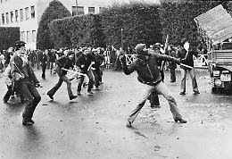 17 febbraio 1977, gli studenti demoliscono Lama
