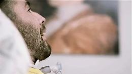 Dj Fabo in Svizzera per chiedere l'eutanasia: "Lasciatemi morire"