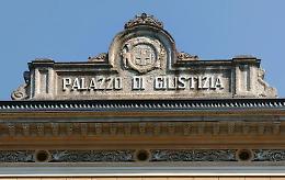 Due gemelli affidati a coppia gay, entrambi sono padri