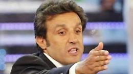 Dai, dai, stritola Insinna! La nuova vittima del processo mediatico