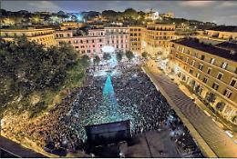 Registi e attori contro la giunta Raggi