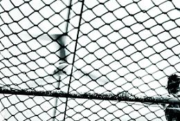 Angelo &egrave; sottoterra. Politica e giornali son contenti cos&igrave;...