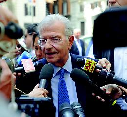 Cicchitto: &laquo;Di Maio imita Andreotti, Salvini vince con la paura e da Renzi solo autogol&raquo;