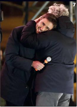 Ora i grillini corteggiano il Pd &ldquo;derenzizzato&rdquo;