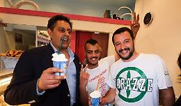 &laquo;Sei razzista, non ti servo&raquo; : la gelataia gela Salvini...
