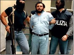 Ci sono pi&ugrave; pentiti che boss: la vera follia dell&rsquo;antimafia