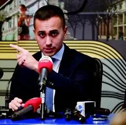Di Maio- Giorgetti, &egrave; guerra sul reddito minimo...