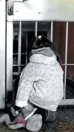 Un bambino al gelo in cella a Bologna. Che civilt&agrave; &egrave; questa?