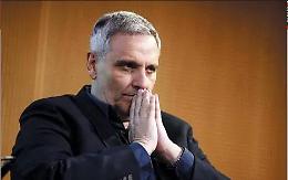 Maurizio De Giovanni. &laquo;Racconto l'amore che diventa gelosia, ossessione. Odio...&raquo;