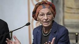 Emma, che scopr&igrave; la politica per l'errore di un ginecologo...