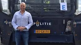 E leader xenofobo si covert&igrave; all'Islam